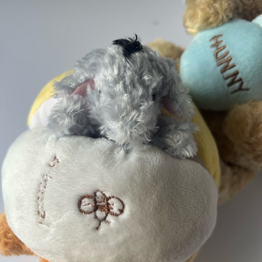Pooh Musical Plush Rattle - Picture 5 of 9